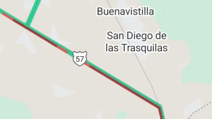 ¡Última hora! TRÁILERES VARADOS aún causan TRÁFICO INTENSO en esta carretera de Guanajuato, hoy jueves 4 de diciembre (1).jpg