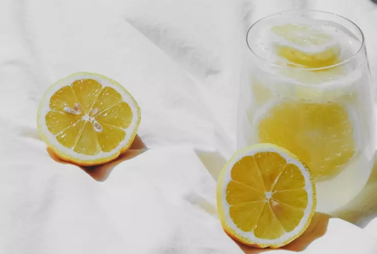 ¿Calor? Prepara este suero natural y evita la deshidratación.