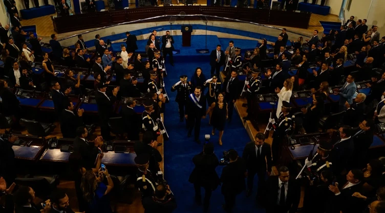 Mayoría oficialista en el Congreso salvadoreño aprobó la reducción de 84 a 60 diputados como medida de reducción del gasto público