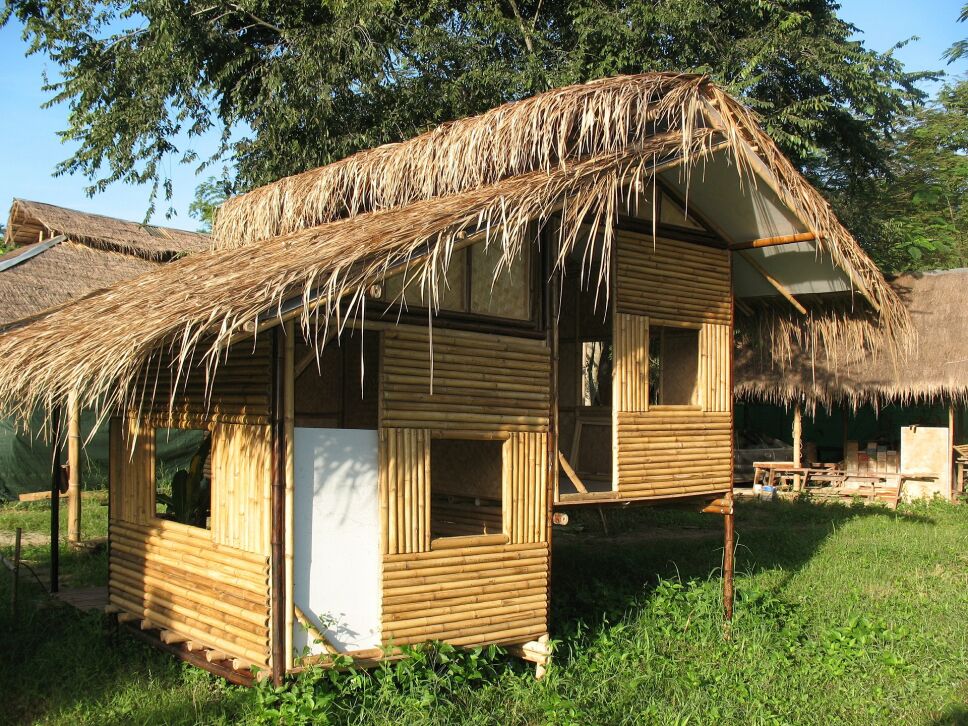 hut-475999_1920.jpg