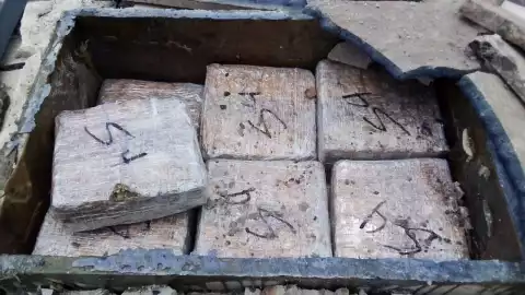 B01E34 TONELADAS MARIHUANA MANZANILLO.jpeg