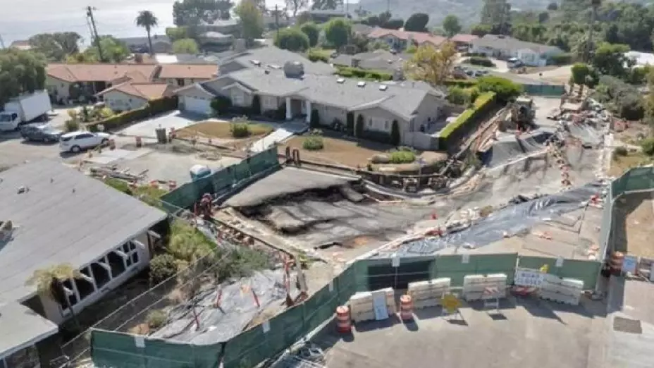 Extrañas grietas en Los Ángeles