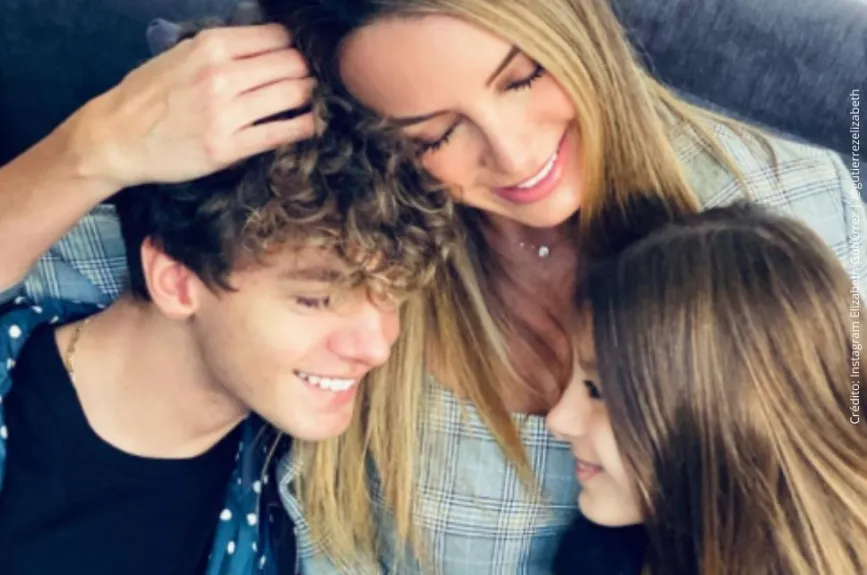 Elizabeth Gutiérrez con sus amores. .jpg