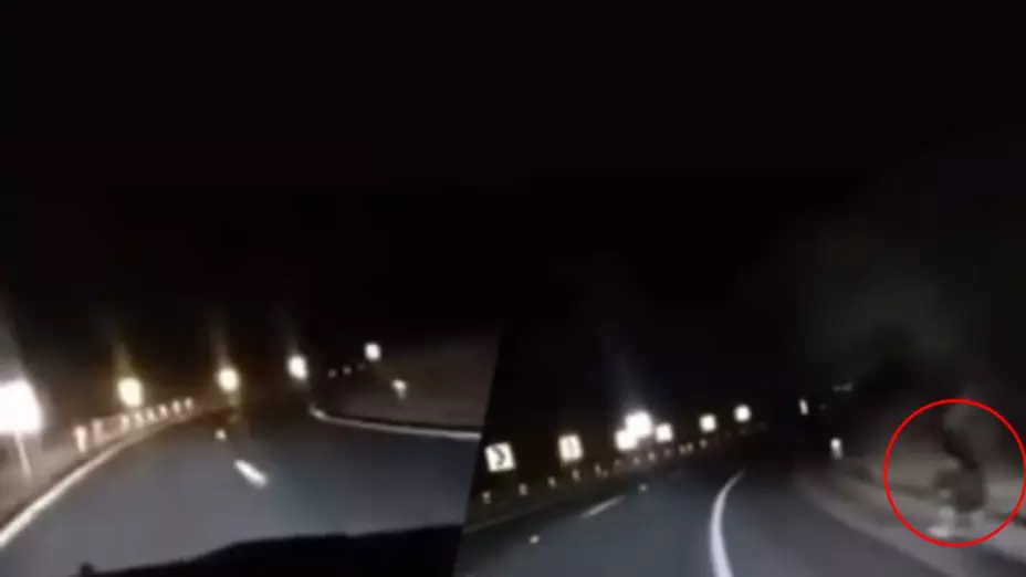 Niño fantasma carretera.jpg