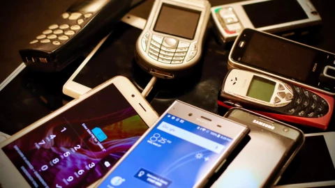 Por-qué-sonará-la-alarma-de-algunos-celulares-hoy-4-de-octubre-a-las-2-20-y-qué-hacer