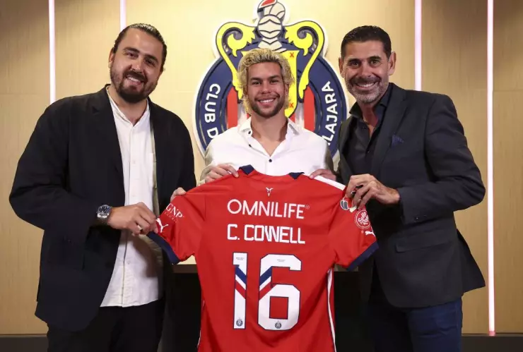 Cade Cowell con Chivas