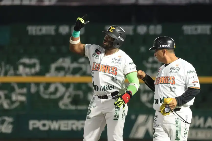 El Águila de Veracruz vs Leones de Yucatán beisbol