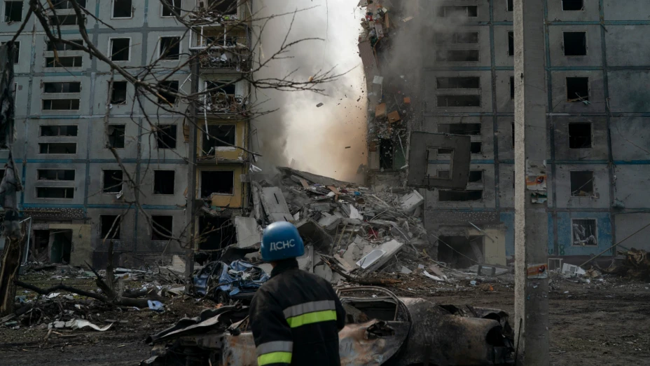 Edificio dañado tras un ataque ruso en Zaporiyia, Ucrania.