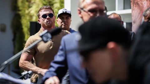 Saúl Canelo Álvarez pelea Caleb Plant conferencia