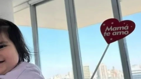 La foto de Inti que compartió Cazzu y que habría ENOJADO a Christian Nodal
