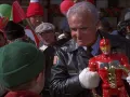 Escena de la película ‘El Regalo Prometido’ (Jingle All The Way) por Azteca 7.