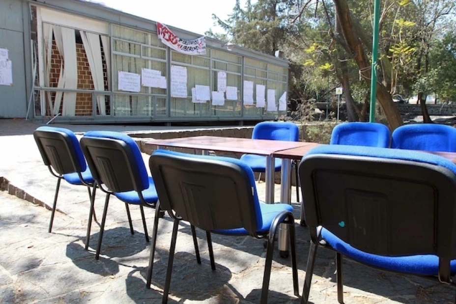 Mesa de diálogo en el CCH