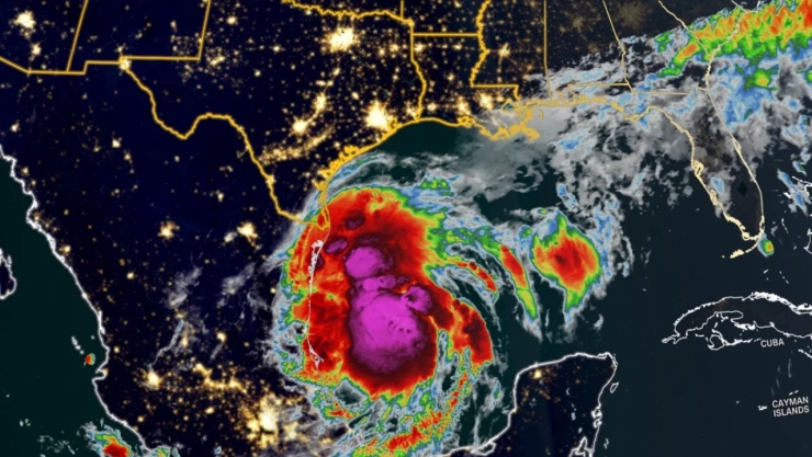 Tormenta Tropical Francine se intensifica