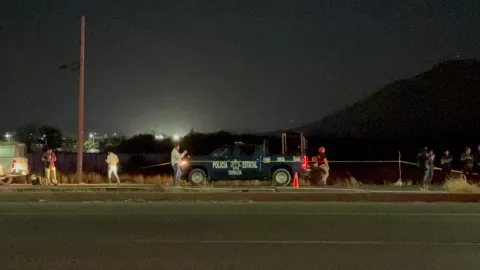 Robacarros se enfrentan a policías en Culiacán.