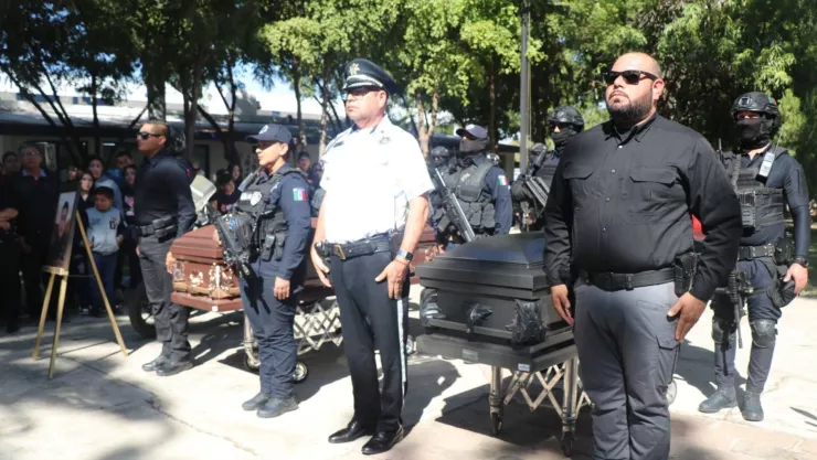 Homenaje a policías asesinados en Culiacán