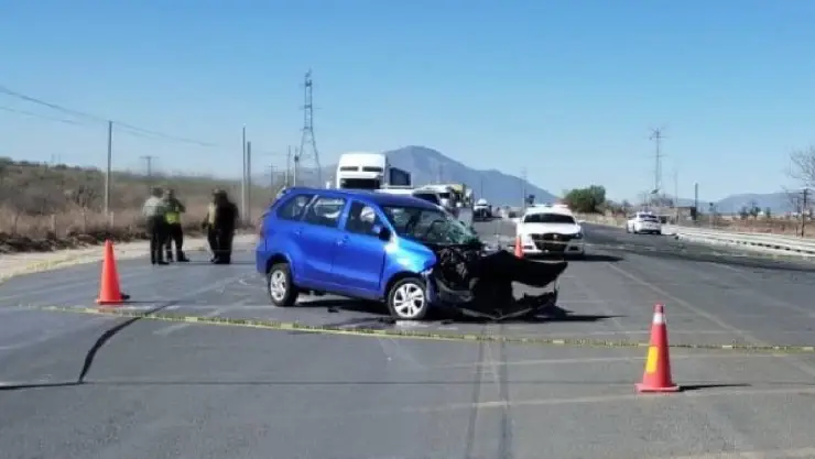 Hombre-pierde-la-vida-tras-aparatoso-accidente-en-carretera-Saltillo-Zacatecas.jpg