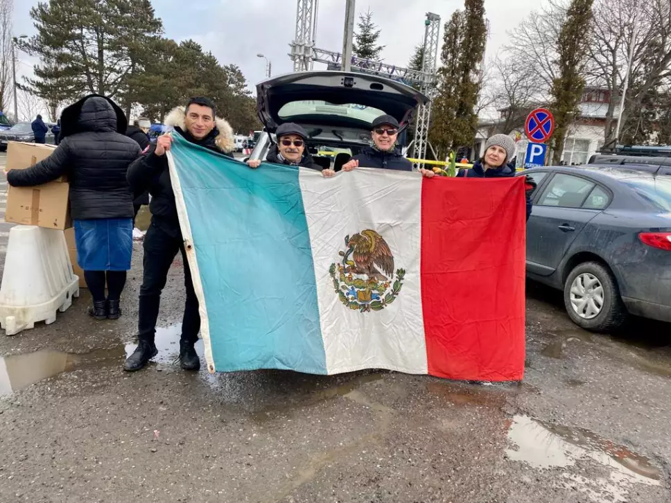 Continúa evacuación de mexicanos en Ucrania: Ebrard