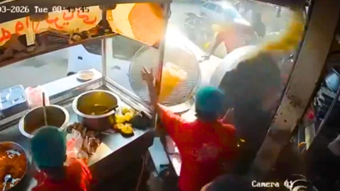 Trabajadores quemados con aceite hirviendo video