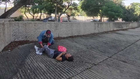 Persona resulta lesionada al intentar ingresar a la Torre Chiapas durante bloqueos