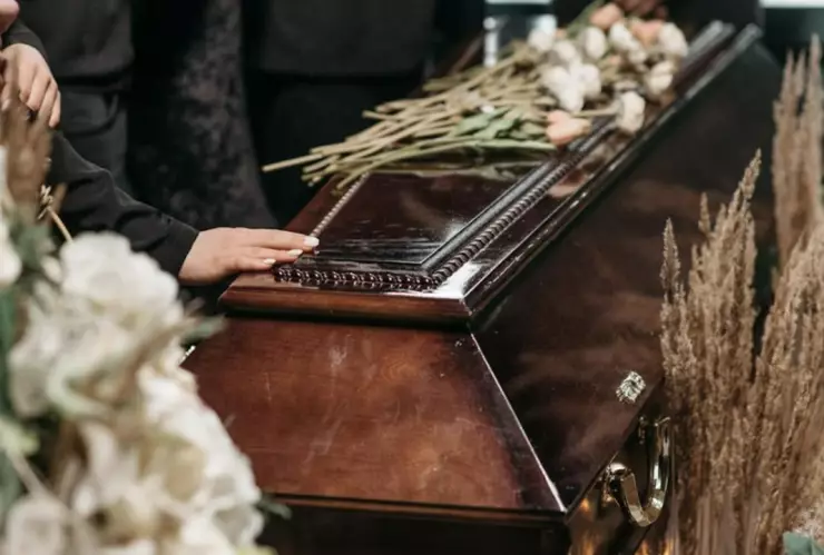 cae rayo funeral áfrica