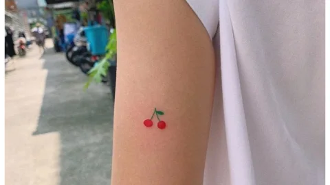 tatuaje minimalista color