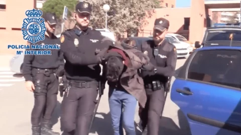 En España, Alberto Sánchez Gómez fue condenado tras ser declarado culpable de asesinar, descuartizar y comer a su madre.