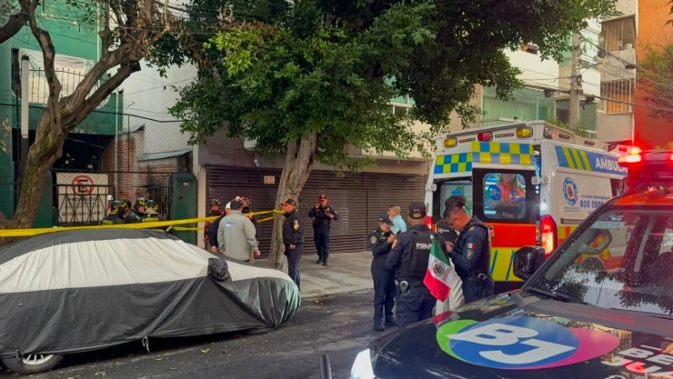Se desploma techo en casa en CDMX y deja un menor herido.