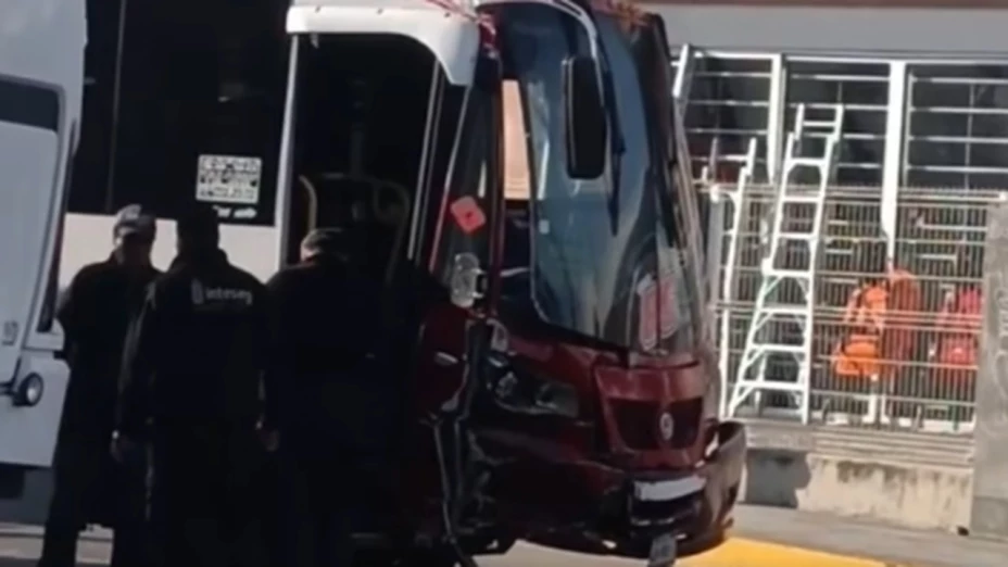 Choque múltiple entre ruta 68 y autos deja 9 heridos, en la carretera federal Puebla-Tehuacán hoy