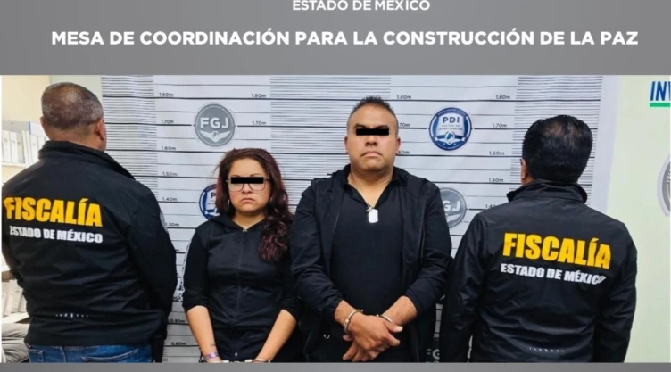 Policías de Tultepec son detenidos por presuntamente vender droga.
