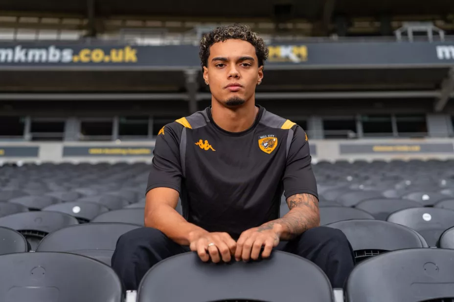 João Mendes nuevo jugador Hull City hijo de ronaldinho