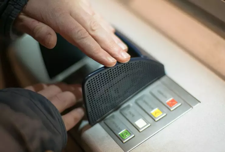 Error podría impedir retirar dinero de la Pensión Bienestar en abril 2024.jpg