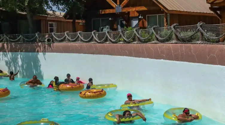 Schlitterbahn Waterpark and Resort te invita a descubrir las maravillas que ofrece tanto como a los más pequeños y a sus padres. No te lo pierdas. Aquí te lo mostramos.