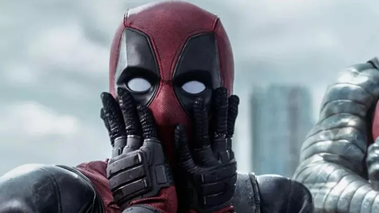 En la imagen, Deadpool hace una referencia a la cara de Macaulay Culkin en ‘Home Alone’