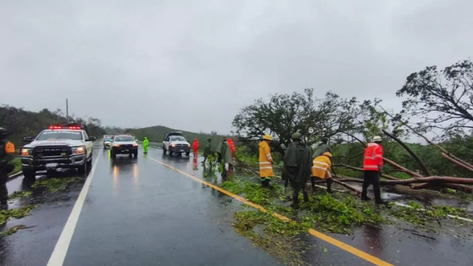 Huracán Erick deja un menor fallecido en Guerrero; fue arrastrado por la corriente