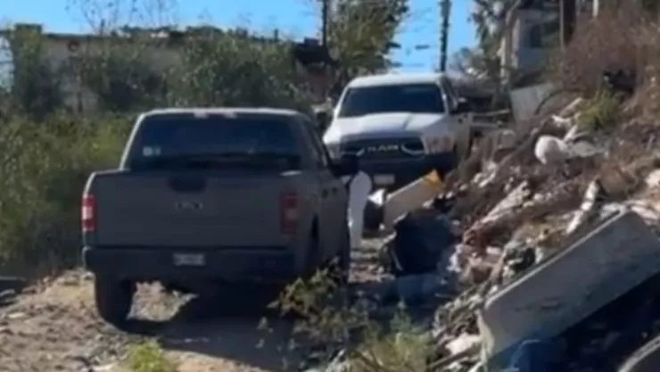 Hombre dentro de un tambo en San Antonio de los Buenos en Tijuana