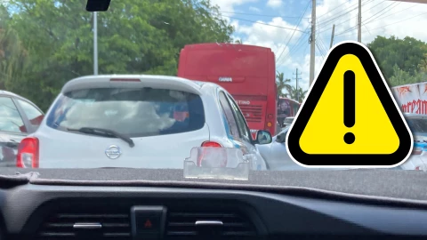 ÚLTIMA HORA_ Se registra tráfico a la altura de la Glorieta del Ceviche en Cancún.jpg