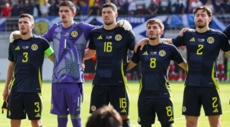 andy-robertson-busco-trabajo-capitan-escocia.jpg