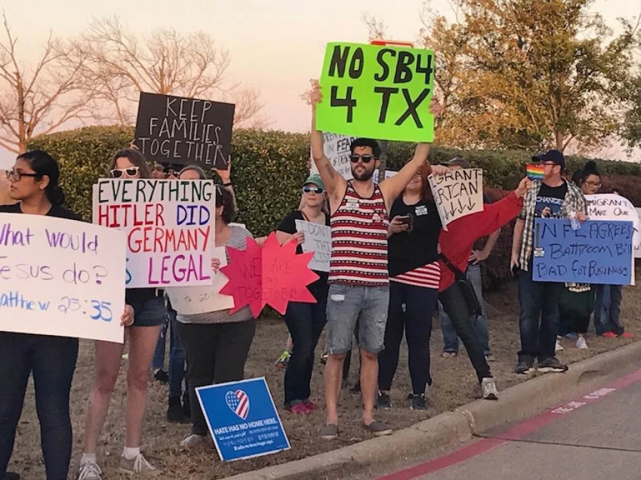 Hispanos convención leyes discriminatorias