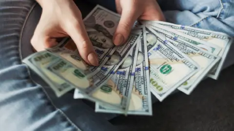 Precio del dólar hoy 27 de noviembre de 2023 en Yucatán