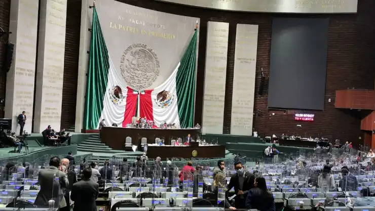 Diputados reanudan sesión