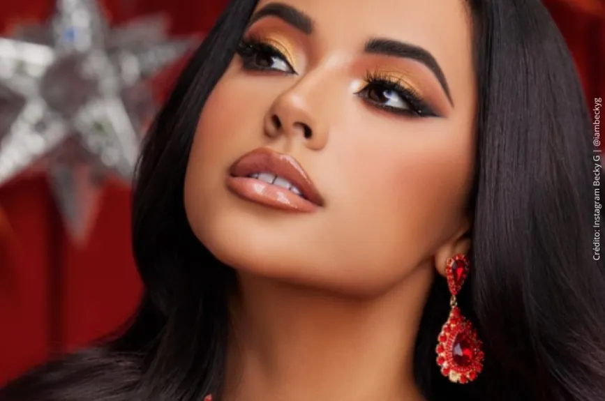 Becky G súper maquillada. .jpg