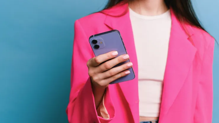 ¿Qué dice sobre ti y tu personalidad la forma en que agarras tu celular?