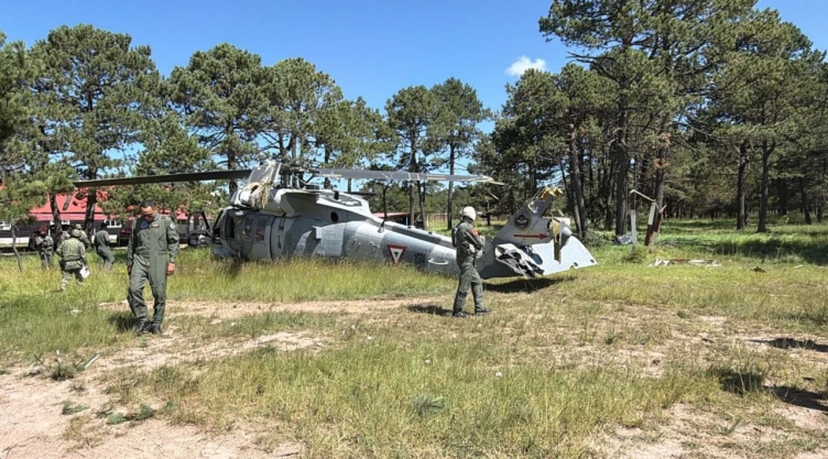 helicoptero-la-fuerza-aerea-mexicana-realiza-aterrizaje-emergencia-en-durango