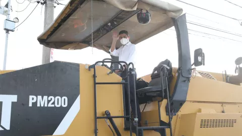 Tras dar el banderazo de arranque, Eduardo Rivera Pérez, Presidente Municipal de Puebla, celebró que pronto en Santa Cruz Buenavista y Ampliación Reforma Sur las condiciones de movilidad tendrán un mejor rumbo.