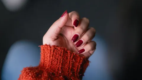 Por esto se desprende el esmalte semipermanente