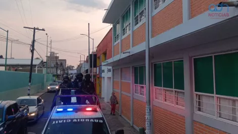 Aprehenden a maestro por extorsionar a alumna de Normal en Michoacán