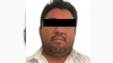 Detienen a hombre por obligar a menor a trabajar en combi del Edomex