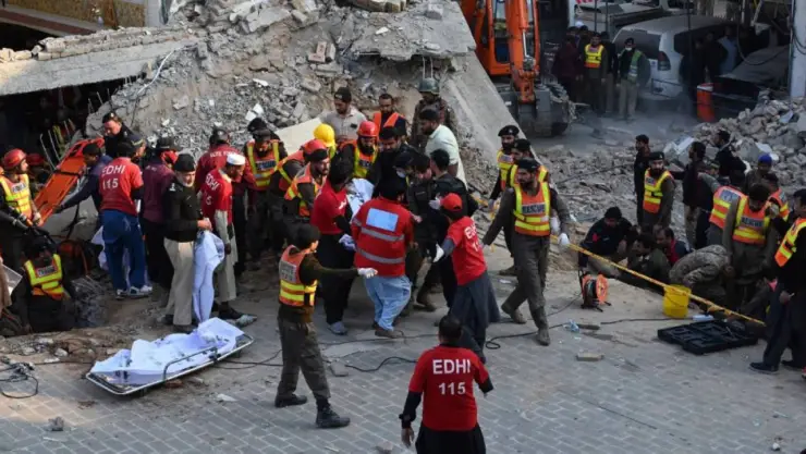 Aumenta la cifra de muertos por el ataque suicida en Pakistán