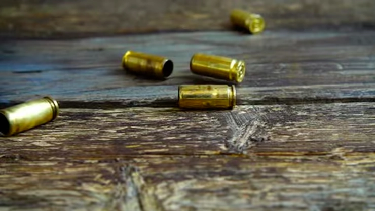 ¡Accidente fatal! Niño se dispara con pistola hallada en el auto de su papa
