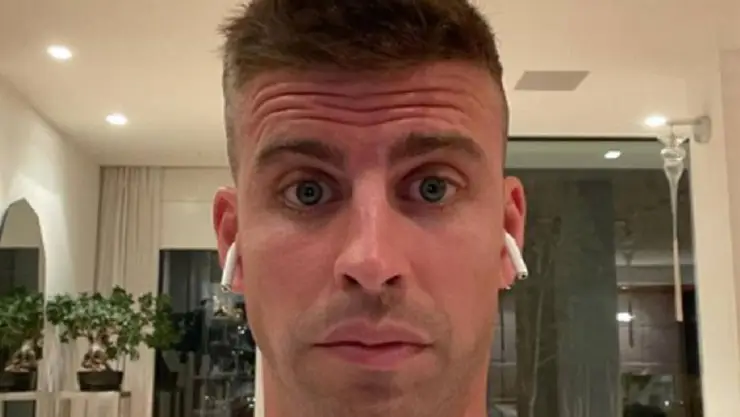 pique se limpia beso de clara chia video